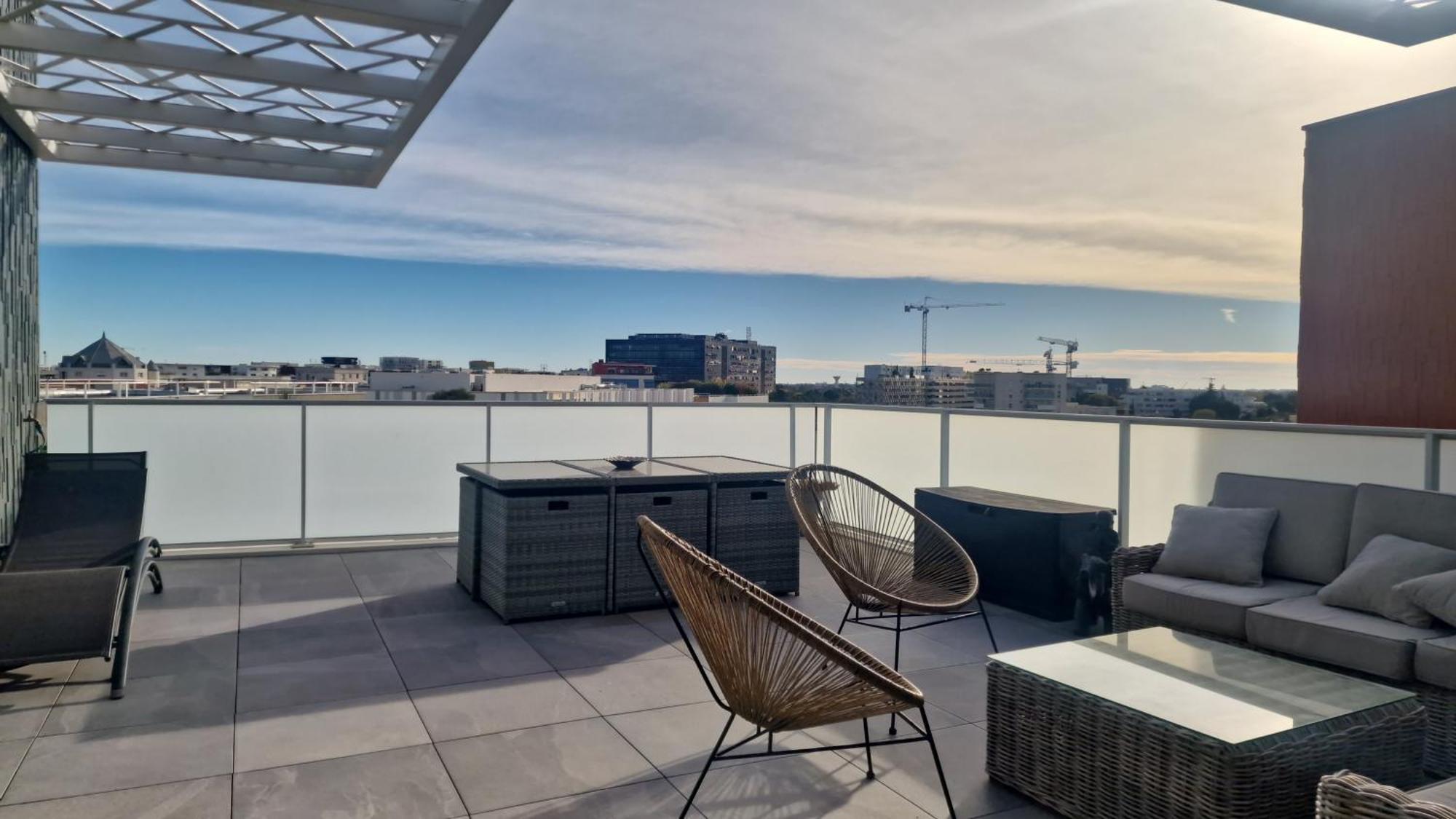 Toit-terrasse Avec Vue Magnifique Sur * Montpellier